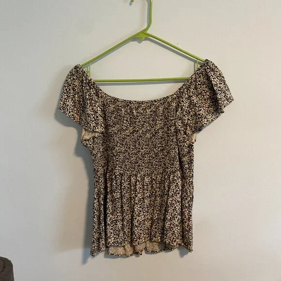 Japna Smocked V-neck Top - NWOT - Picture 3 of 3